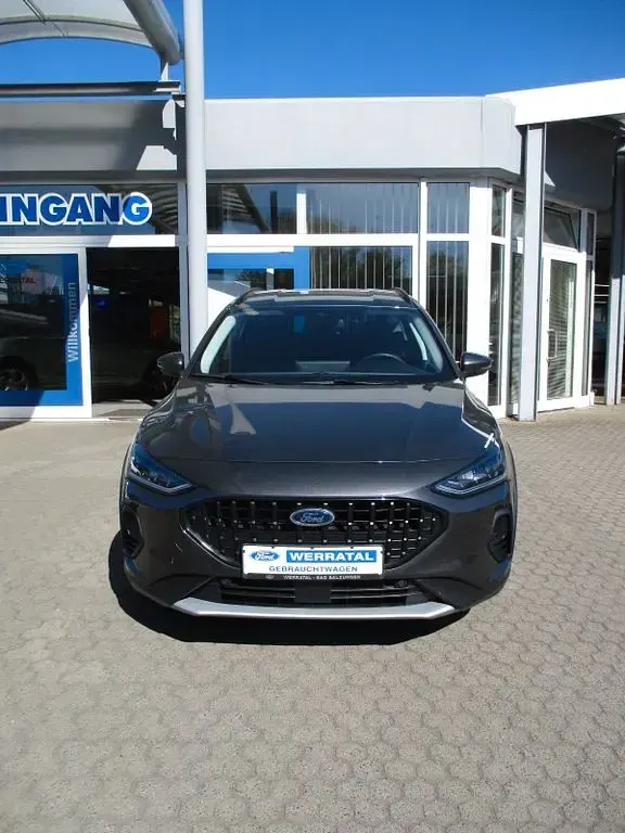 Używany Ford Focus Active 125 KM (91 kW) 2023 Szary Sedan/Limuzyna