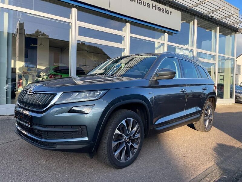 Quarzgrau metallic (metallic) Gebraucht 2020 Skoda Kodiaq SUV | 26.200 € (Fairer Preis) - Bild 1/4