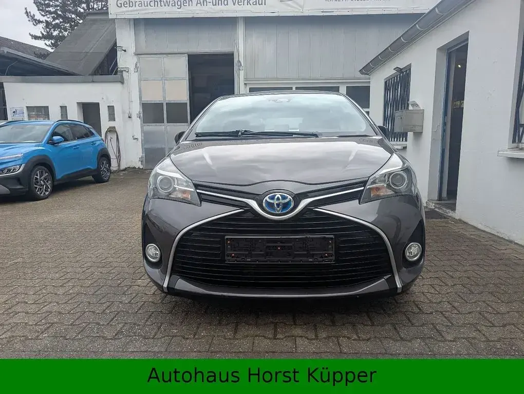 Gebraucht Toyota Yaris Edition-S 75 PS (55 kW) 2016 Grau Limousine