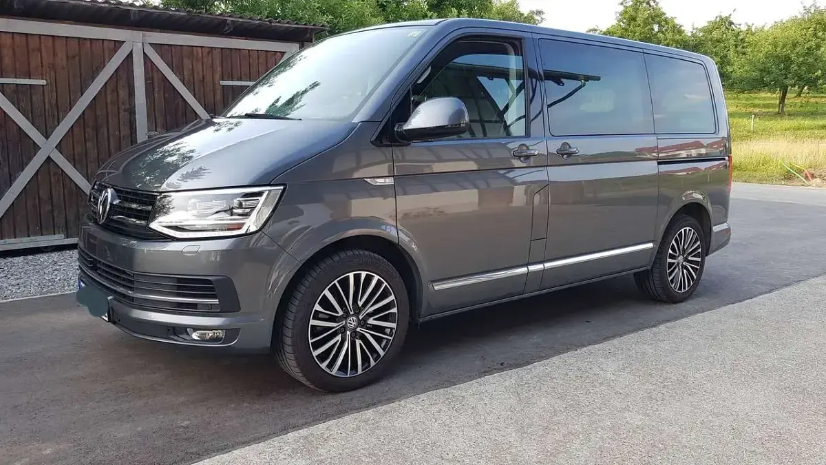 Gebraucht VW Multivan Highline 204 PS (150 kW) 2018 Grau Van / Kleinbus