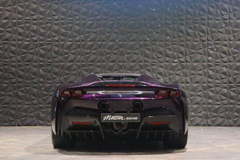 Gebraucht Ferrari SF90 780 PS (573 kW) 2024 Violett Cabrio