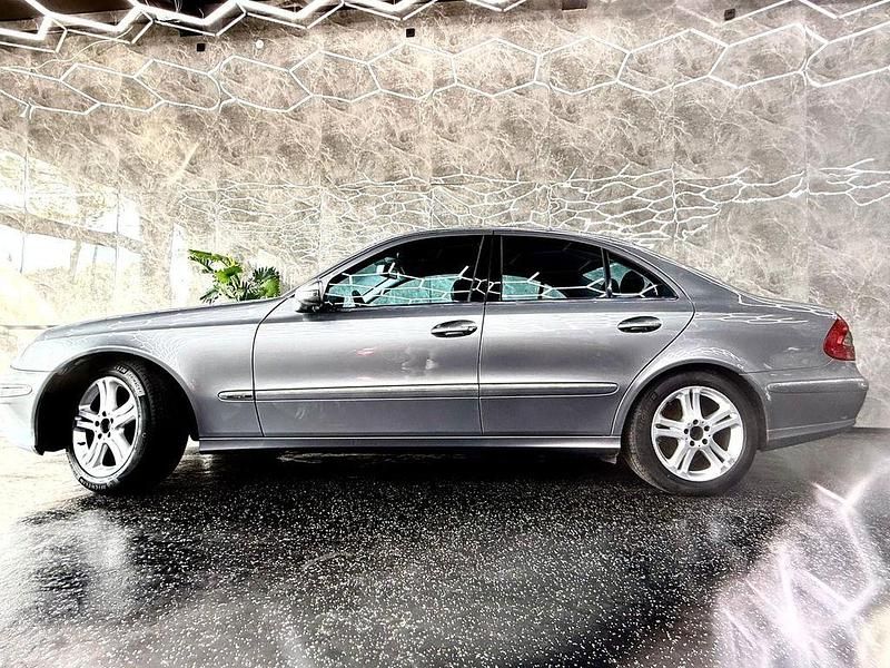 Silber Gebraucht 2008 Mercedes E280 Limousine | 3.950 € (Guter Preis) - Bild 1/4