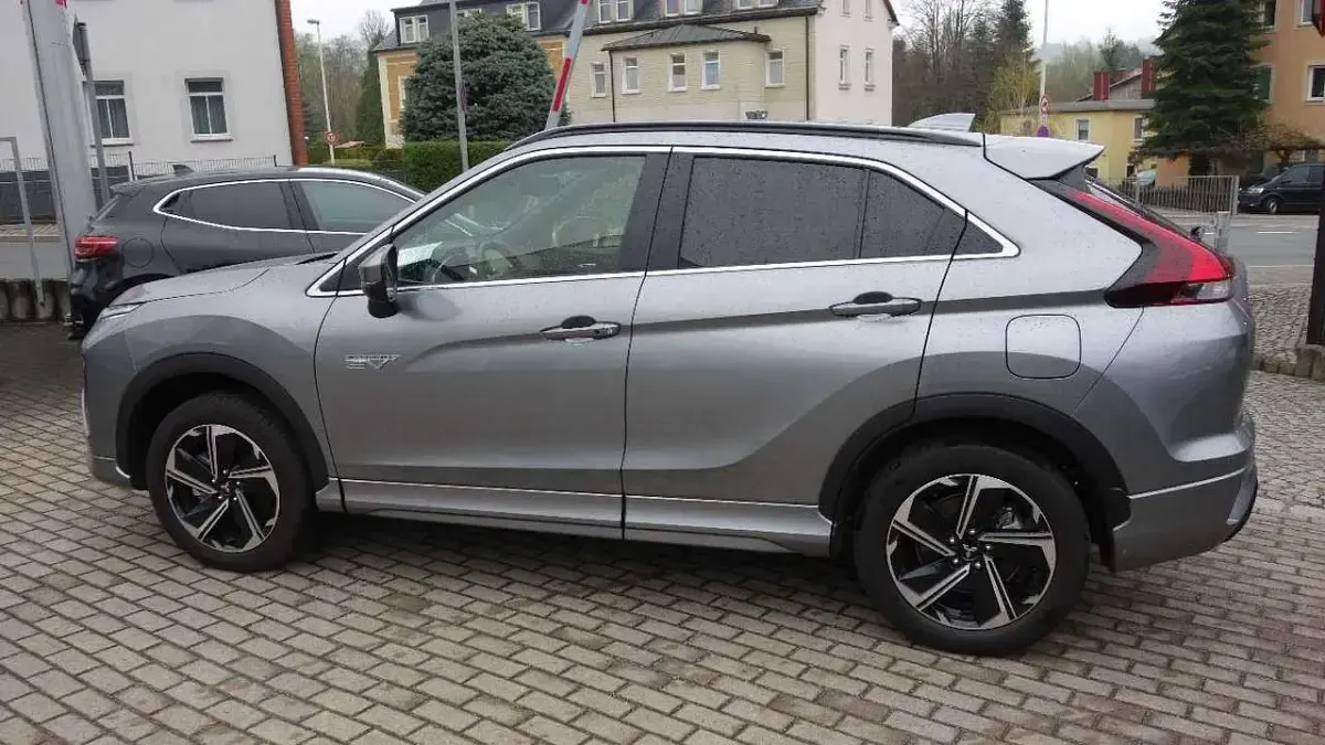 Gebraucht Mitsubishi Eclipse Cross Top 188 PS (138 kW) 2024 Grau SUV