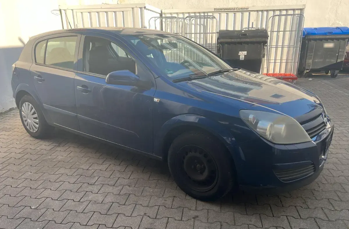 Second-hand Opel Astra 100 CP (73 kW) 2005 Albastru Hatchback