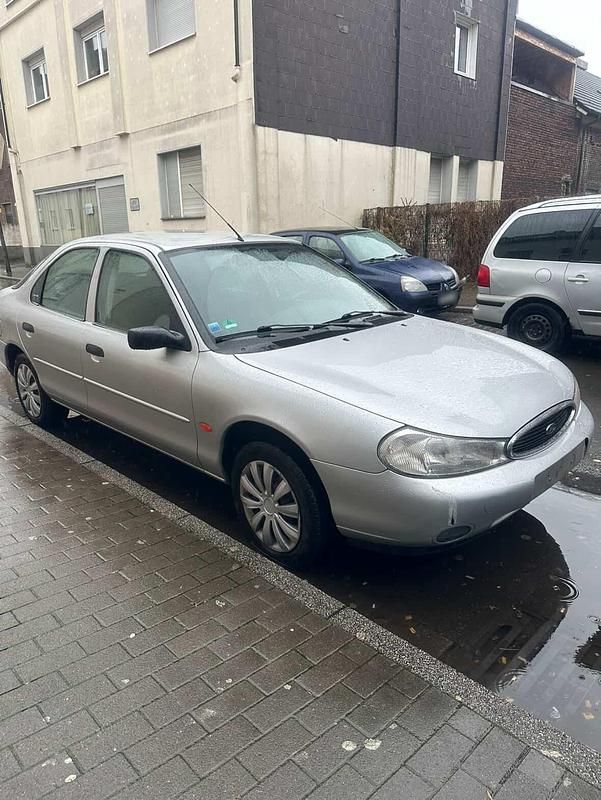 Gebraucht Ford Mondeo 130 PS (95 kW) 1998 Grau Limousine