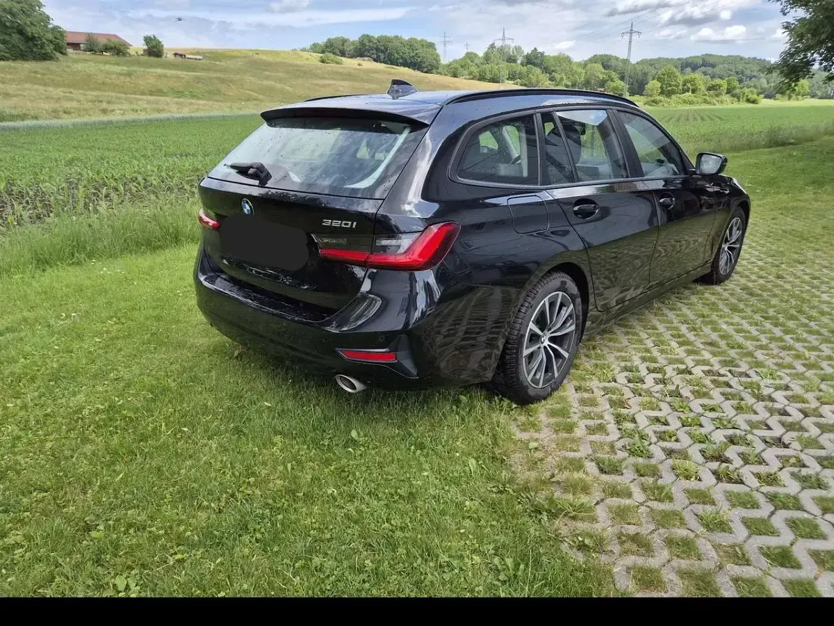 Gebraucht BMW 320 Advantage 184 PS (135 kW) 2020 Schwarz Kombi