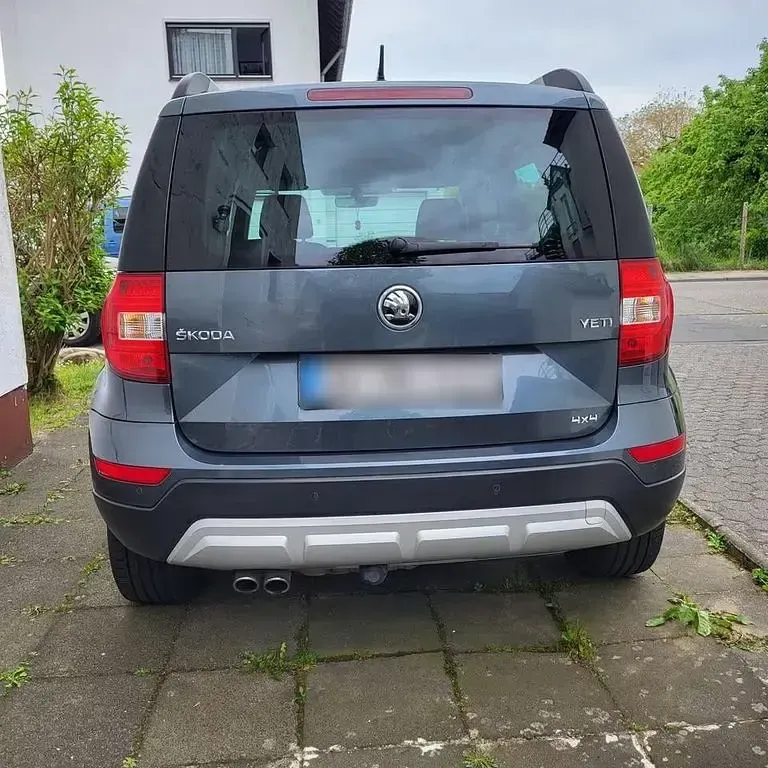 Gebraucht Skoda Yeti Ambition 150 PS (110 kW) 2016 Grau SUV