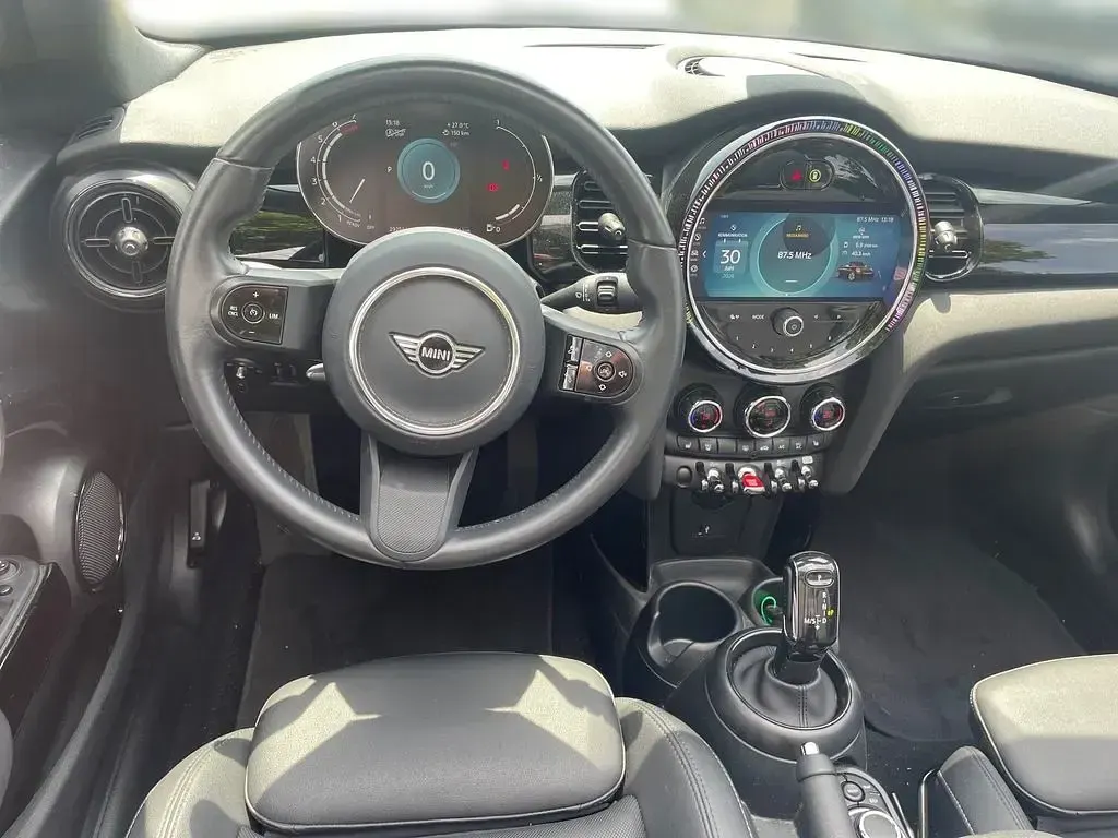 Gebraucht Mini Cooper Cabriolet Classic 136 PS (100 kW) 2024 Gelb Cabrio