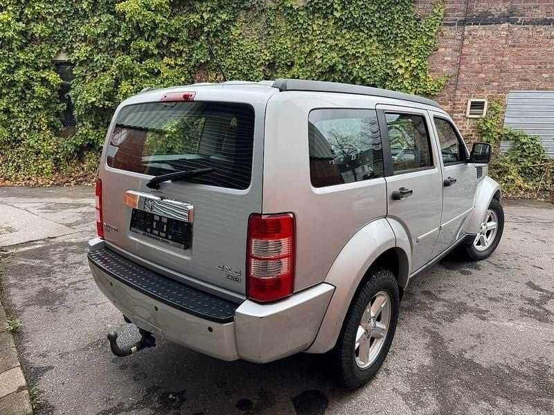 Gebraucht Dodge Nitro 177 PS (130 kW) 2009 Silber SUV