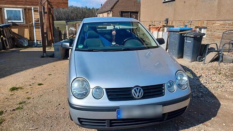Silber Gebraucht 2004 VW Polo Kleinwagen | 800 € (Fairer Preis) - Bild 1/4