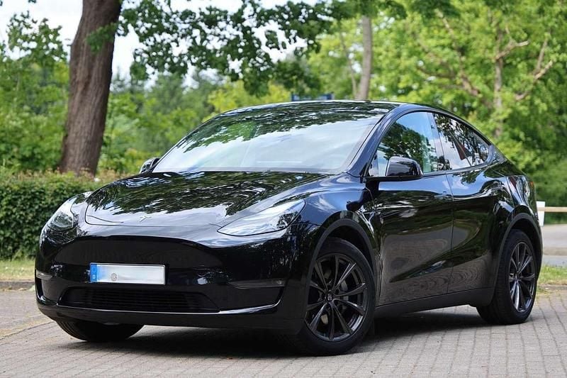 Schwarz Gebraucht 2022 Tesla Model Y SUV | 34.500 € (Fairer Preis) - Bild 1/4