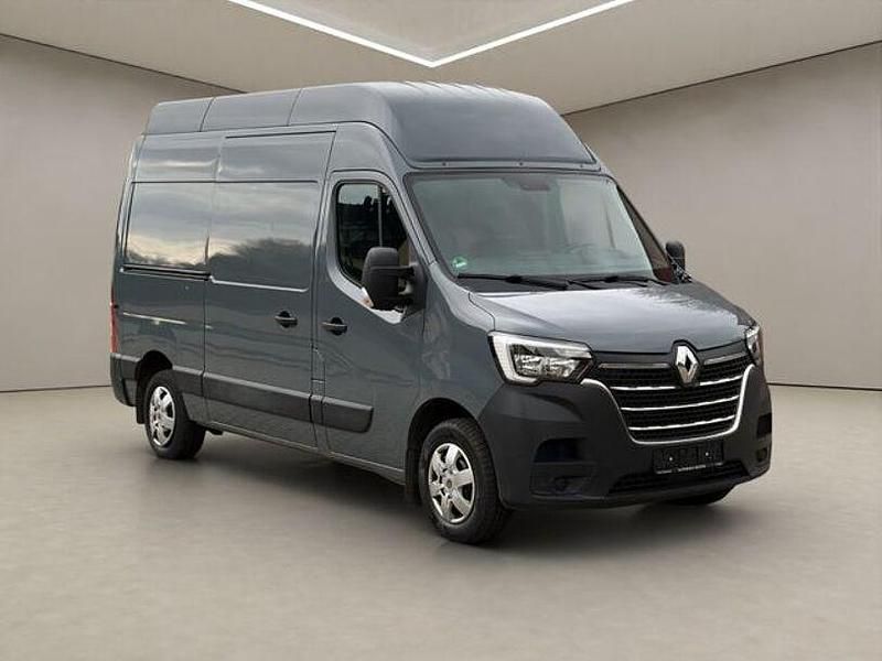Gebraucht Renault Master Komfort 404 PS (297 kW) 2022 Grau Van / Kleinbus