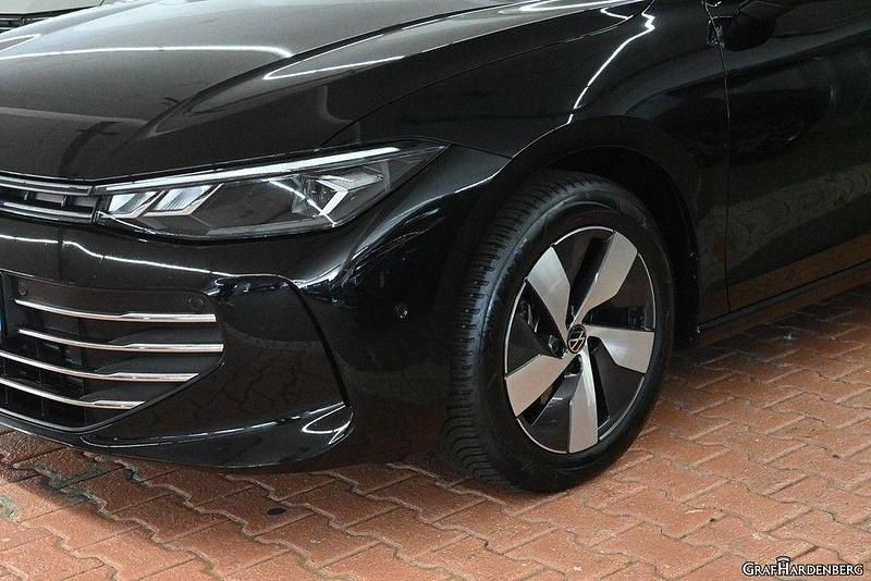 Gebraucht VW Passat Business 150 PS (110 kW) 2025 Schwarz Limousine