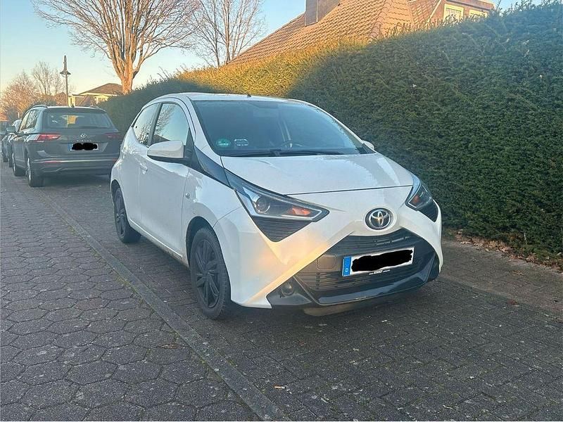 Weiß Gebraucht 2018 Toyota Aygo Kleinwagen | 6.499 € (Fairer Preis) - Bild 1/4