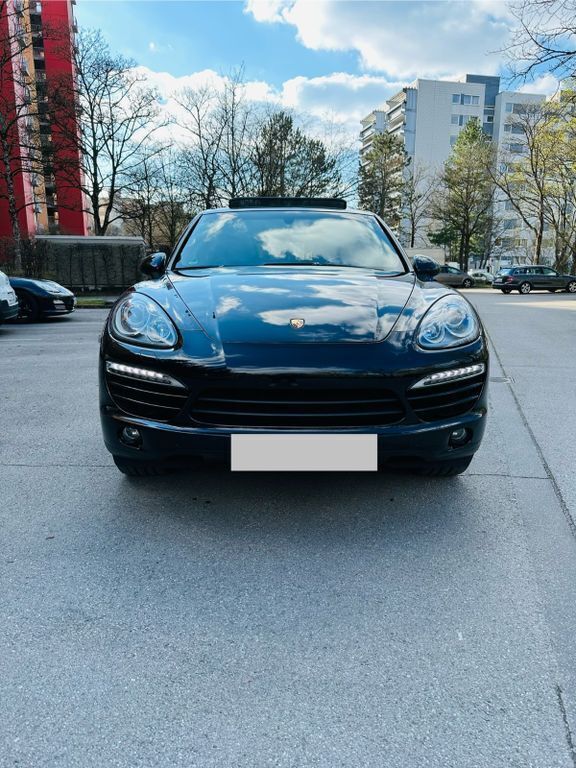 Schwarz Gebraucht 2013 Porsche Cayenne Platinum Edition SUV | 32.900 € (Fairer Preis) - Bild 1/4