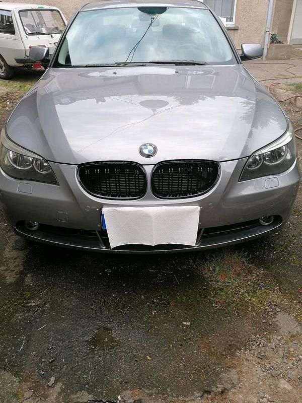 Gebraucht BMW 523 177 PS (130 kW) 2005 Grau Limousine