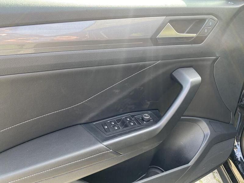 Gebraucht VW T-Roc Style 150 PS (110 kW) 2023 Schwarz SUV