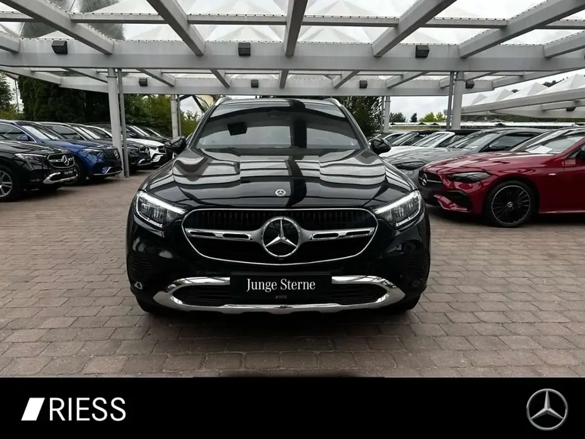 Gebraucht Mercedes GLC200 Avantgarde 204 PS (150 kW) 2025 Schwarz SUV