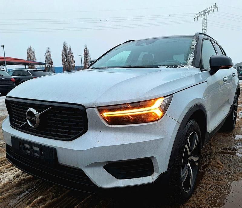 Gebraucht Volvo XC40 R-Design 163 PS (119 kW) 2019 Weiß SUV