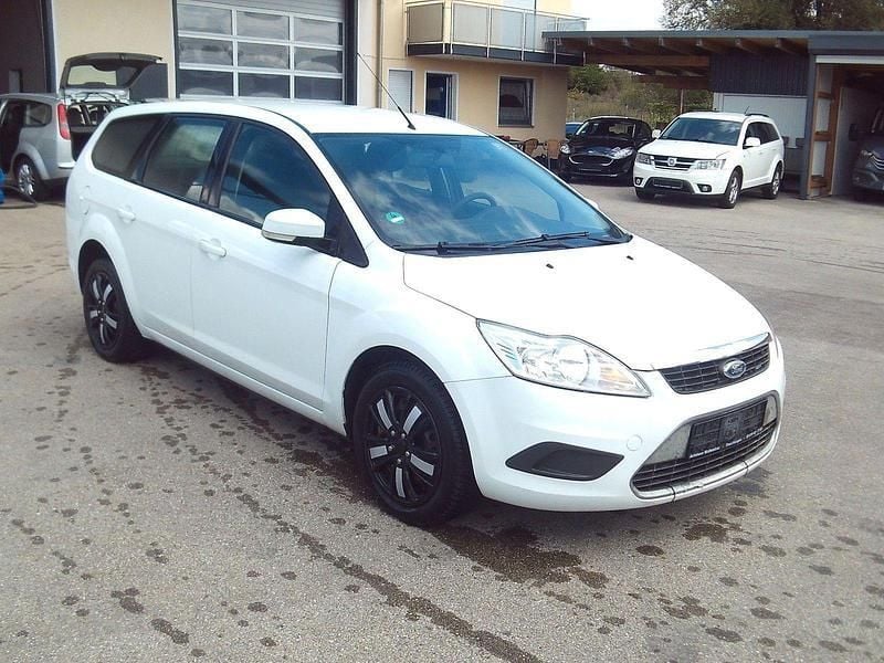 Weiß Gebraucht 2009 Ford Focus Style Kombi | 999 € (Fairer Preis) - Bild 1/4