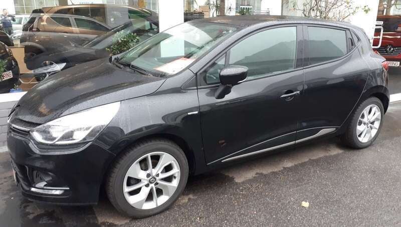 Schwarz Gebraucht 2017 Renault Clio IV LIMITED Limousine | 13.490 € (Teuer) - Bild 1/4