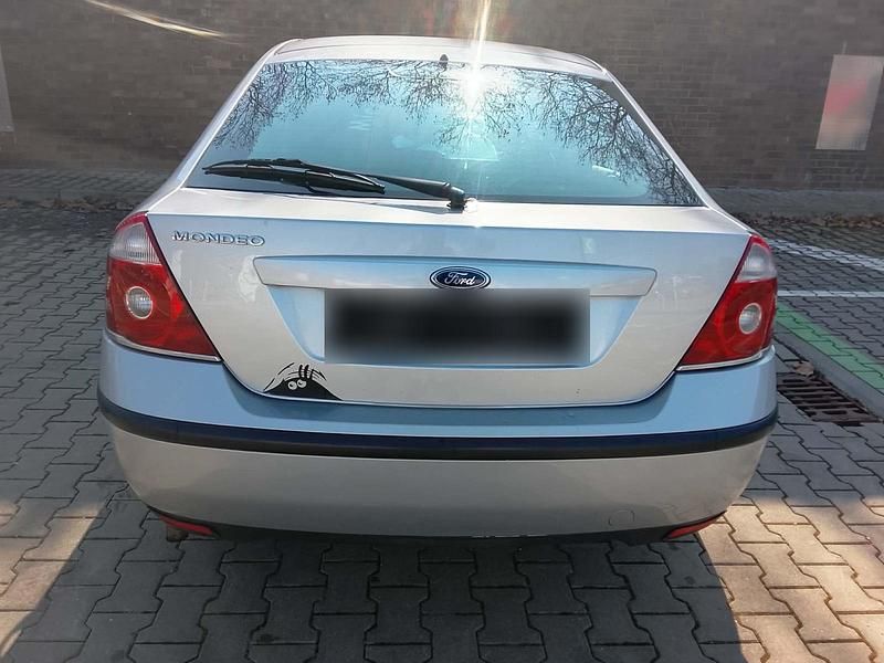 Gebraucht Ford Mondeo 125 PS (91 kW) 2005 Silber Limousine