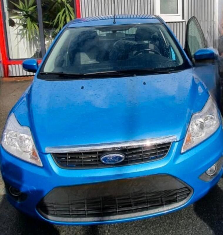 Blau Gebraucht 2011 Ford Focus Limousine | 4.000 € (Superpreis) - Bild 1/1