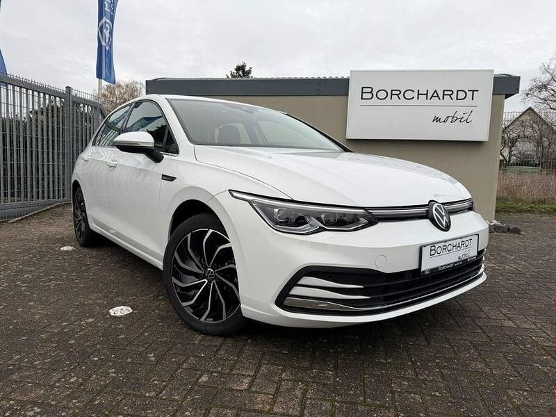 Gebraucht VW Golf VIII Style 150 PS (110 kW) 2024 Weiß Limousine