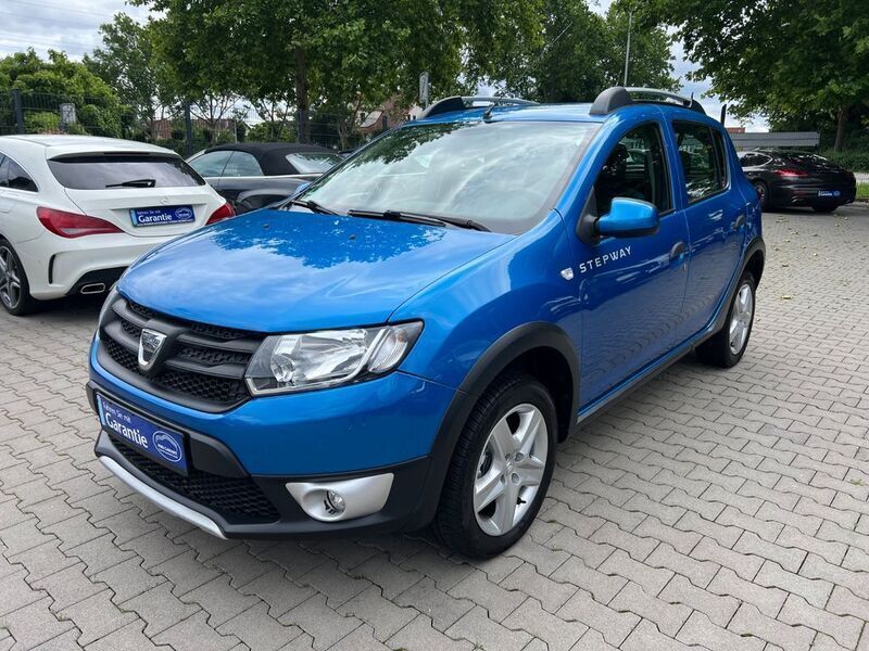 Blau Gebraucht 2013 Dacia Sandero Stepway Ambiance Kleinwagen | 5.899 € (Teuer) - Bild 1/4