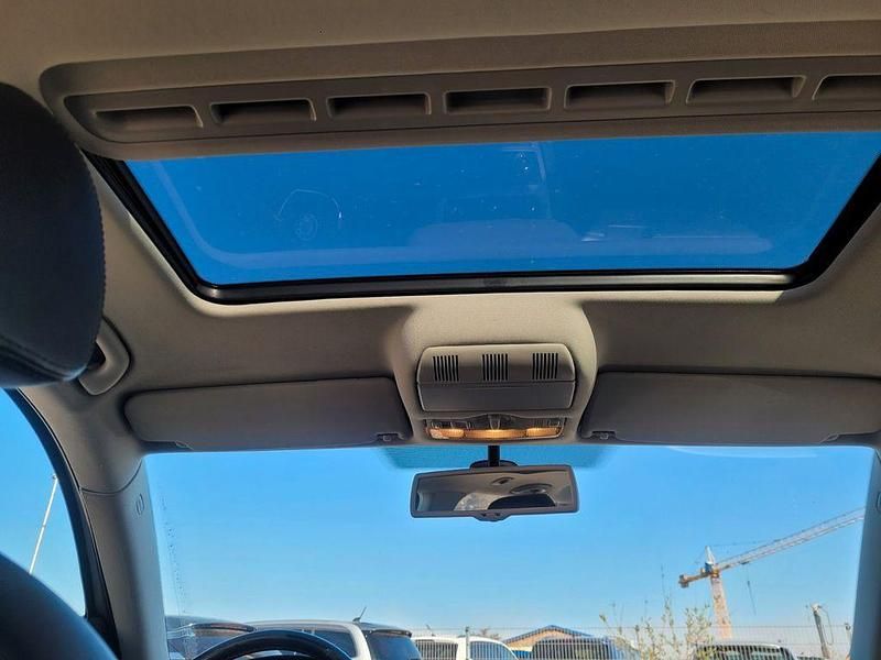 Second-hand Skoda Octavia Elegance 122 CP (89 kW) 2010 Bej Break