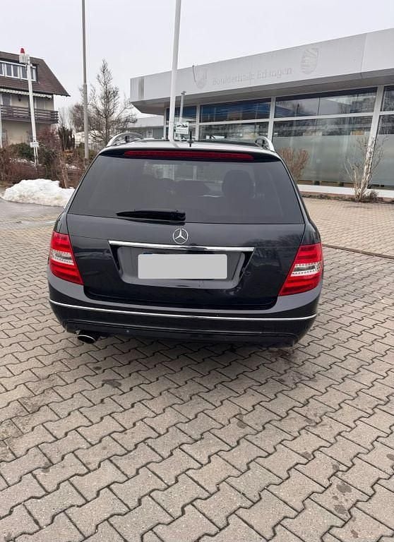 Gebraucht Mercedes C200 184 PS (135 kW) 2011 Schwarz Limousine
