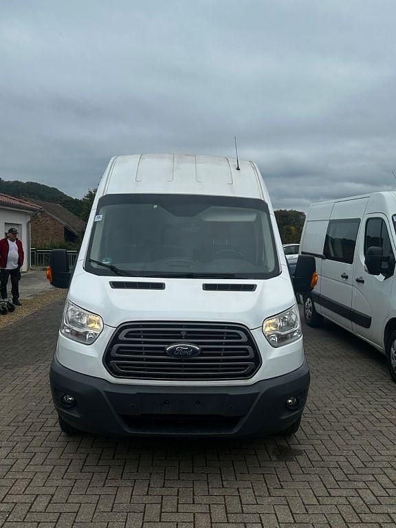 Second-hand Ford Transit 155 CP (114 kW) 2016 Alb Monovolum