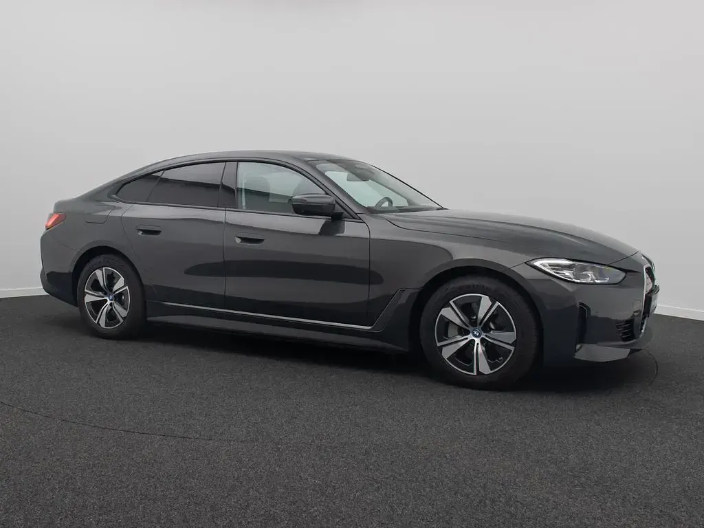 Gebraucht BMW i4 Efficient Dynamics 210 kW (286 PS) 2023 Bmw individual dravitgrauc36schwarz Limousine