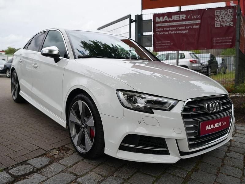 Weiß Gebraucht 2018 Audi S3 Sport Limousine | 32.190 € (Fairer Preis) - Bild 1/4