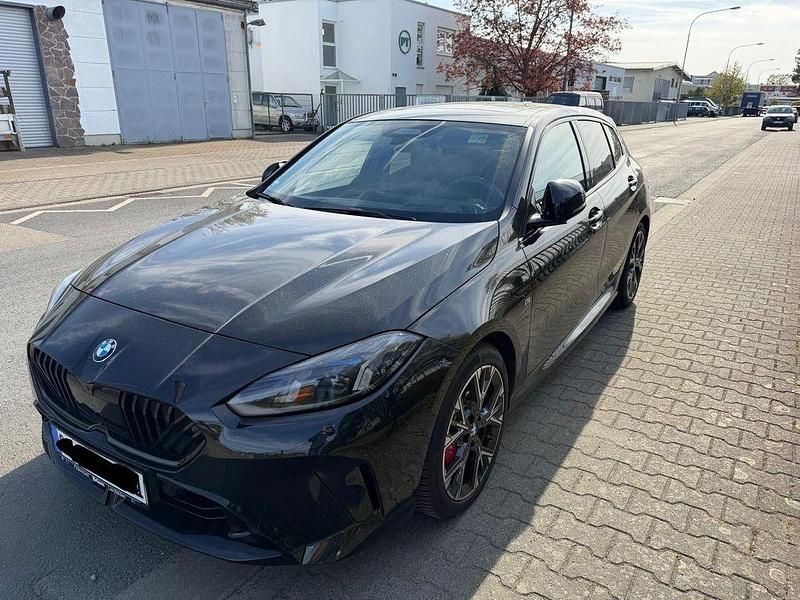 Gebraucht BMW 120 Performance 170 PS (125 kW) 2025 Schwarz Kleinwagen