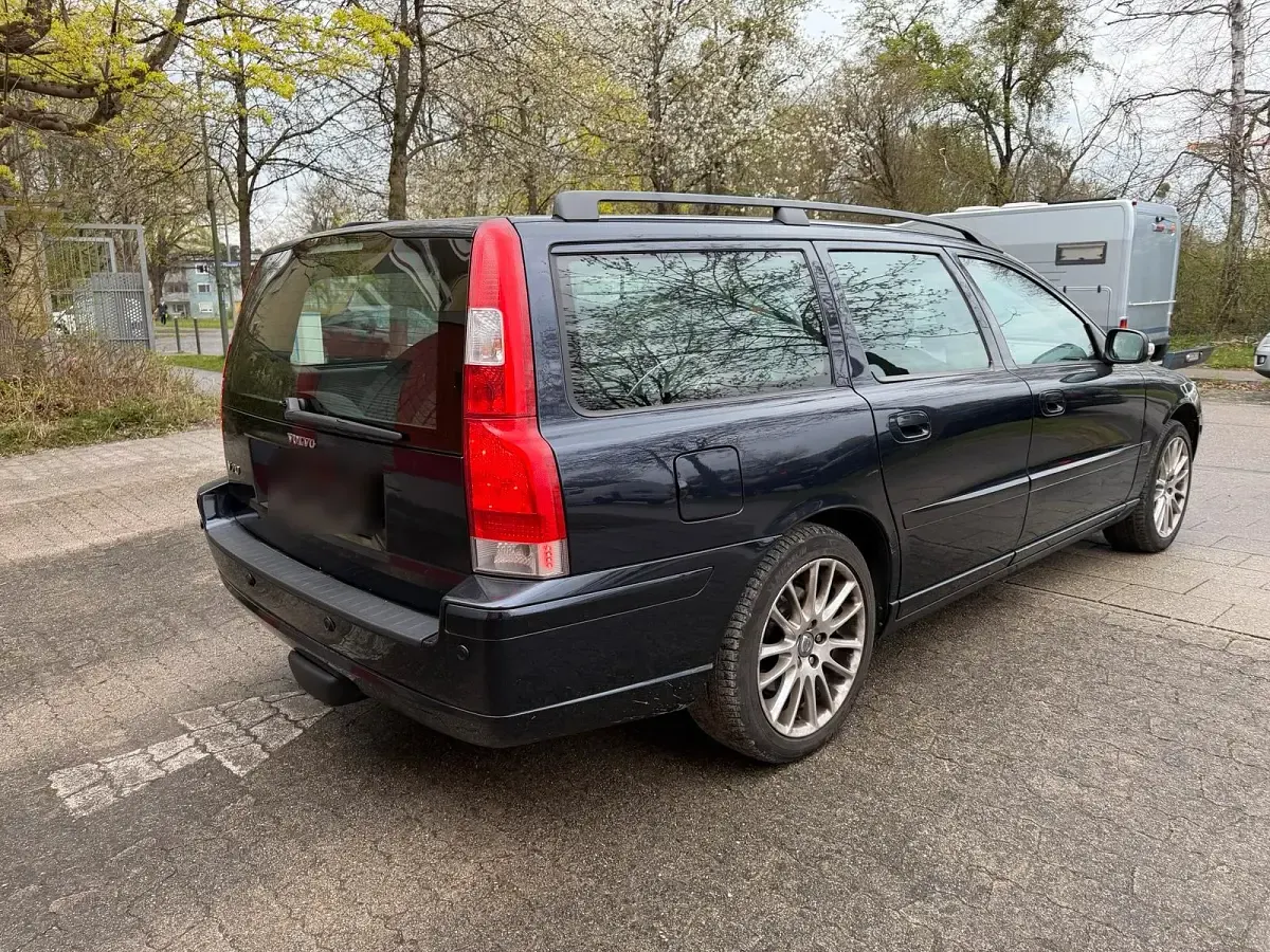 Używany Volvo V70 170 KM (125 kW) 2006 Niebieski Kombi