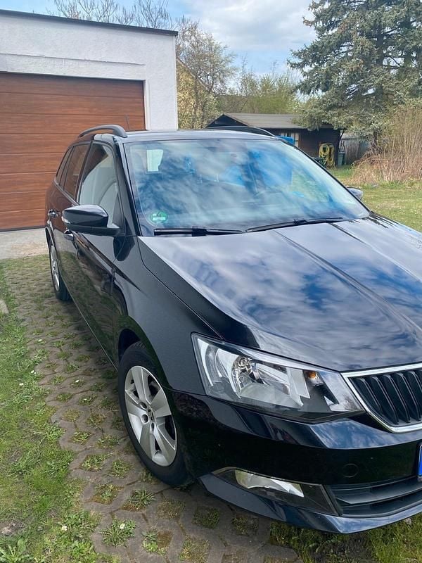 Schwarz Gebraucht 2017 Skoda Fabia Ambition Kombi | 7.000 € (Guter Preis) - Bild 1/4