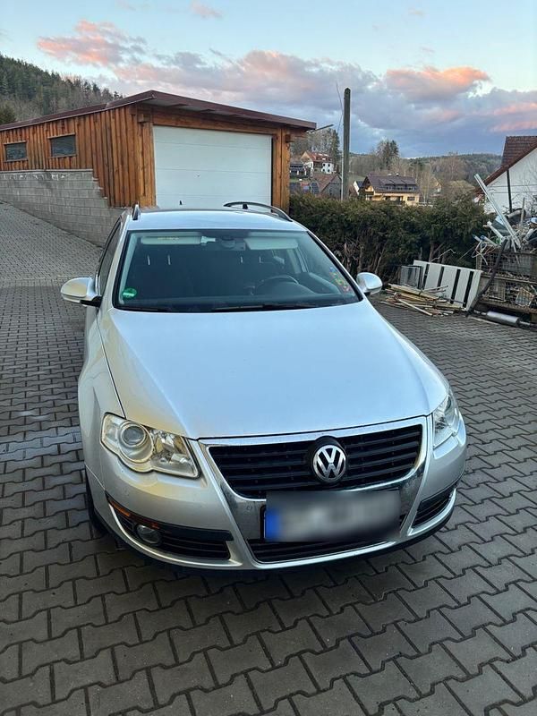 Gebraucht VW Passat 110 PS (80 kW) 2011 Silber Kombi