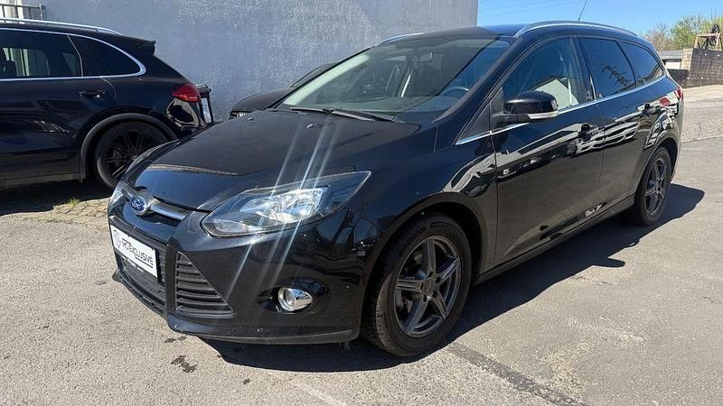 Gebraucht Ford Focus Champions Edition 125 PS (91 kW) 2012 Schwarz Limousine