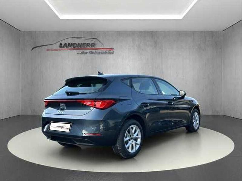 Neu Seat Leon Style 116 PS (85 kW) 2025 Blau Limousine