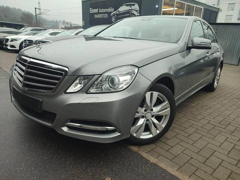 Second-hand Mercedes E200 184 CP (135 kW) 2010 Gri Berlinǎ