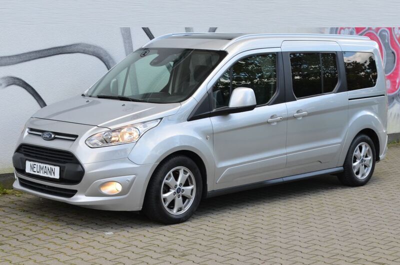 Gebraucht Ford Tourneo Connect Titanium 120 PS (88 kW) 2016 Silber Van / Kleinbus
