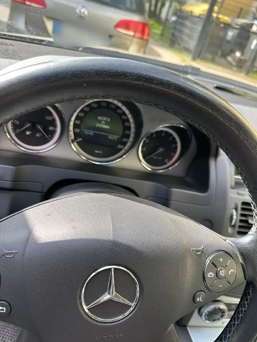 Gebraucht Mercedes C180 156 PS (114 kW) 2010 Schwarz Kombi