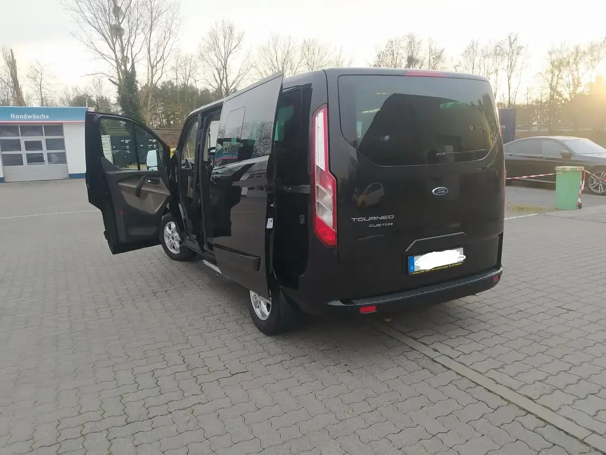 Gebraucht Ford Tourneo 2016 Schwarz Van / Kleinbus