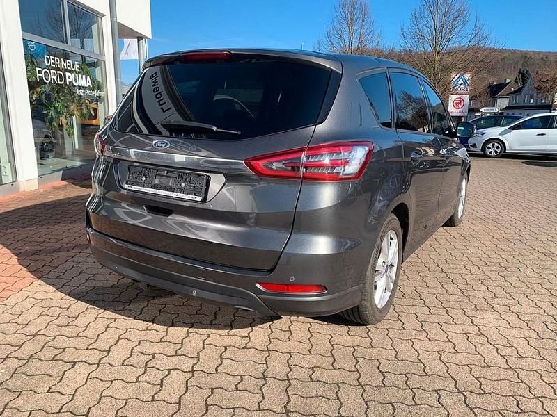Gebraucht Ford S-MAX Business Edition 150 PS (110 kW) 2017 Grau Van / Kleinbus