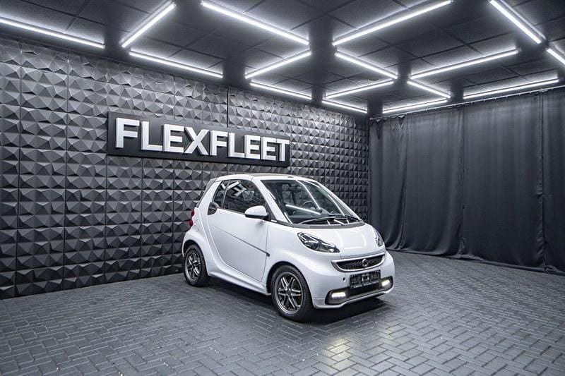 Weiß Gebraucht 2013 Smart ForTwo Cabrio Brabus Cabrio | 8.999 € (Fairer Preis) - Bild 1/4