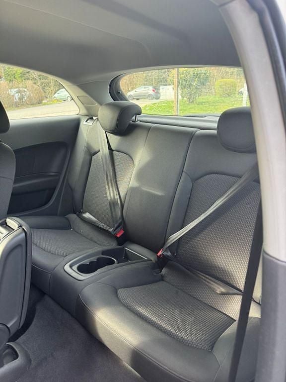 Gebraucht Audi A1 Attraction 86 PS (63 kW) 2011 Beige Kleinwagen