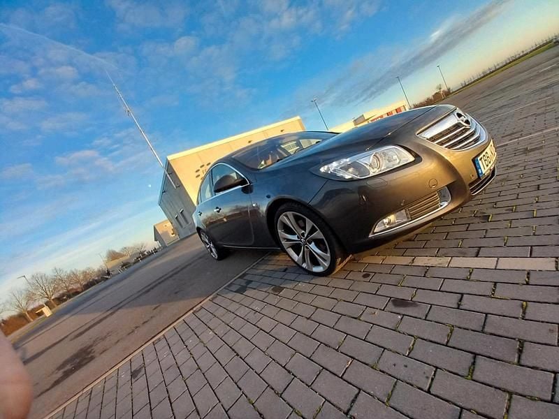 Gebraucht Opel Insignia Cosmo 160 PS (117 kW) 2009 Grau Limousine