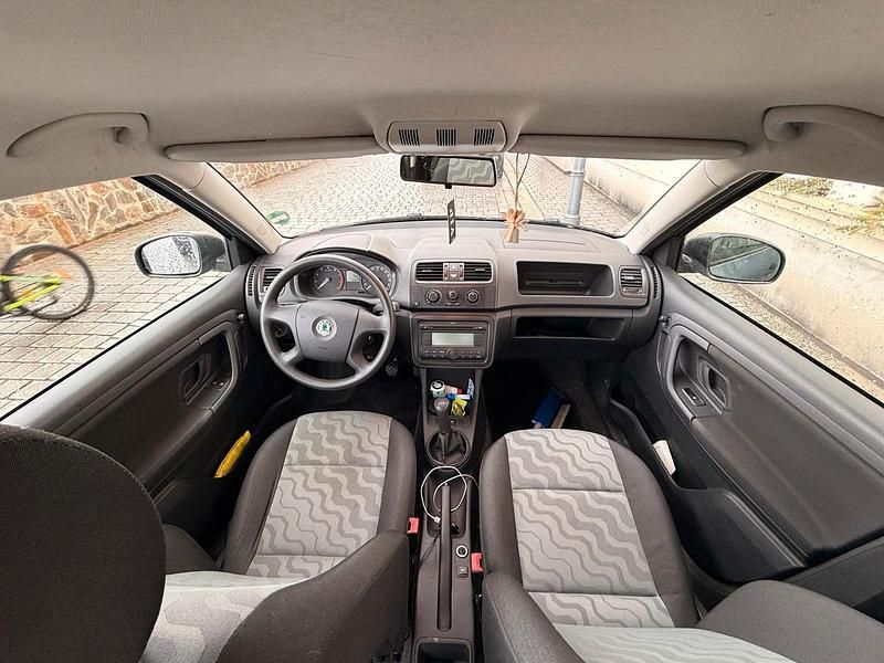 Gebraucht Skoda Fabia 60 PS (44 kW) 2009 Blau Kleinwagen