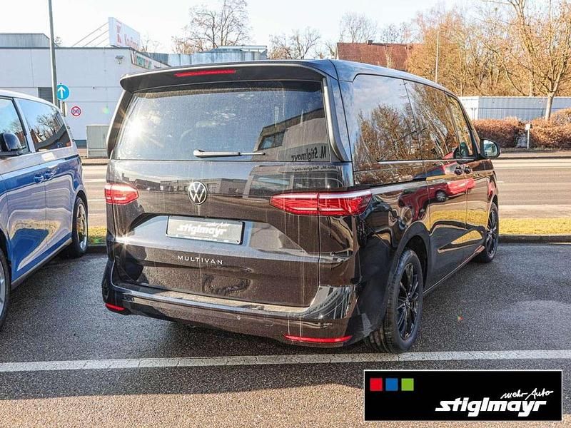 Neu VW Multivan 150 PS (110 kW) 2026 Deep black perleffekt Van